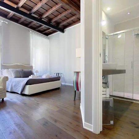 Beautiful Apt Camilla 30 Mt From Piazza Di Spagna アパート ローマ